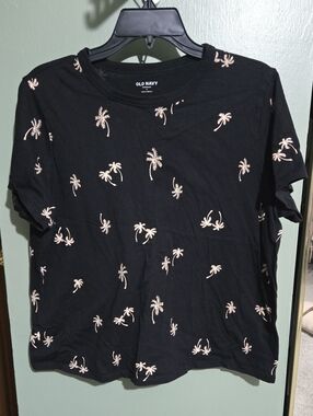 Old Navy Black Short Sleeve Tee with Light Pink Palm Print